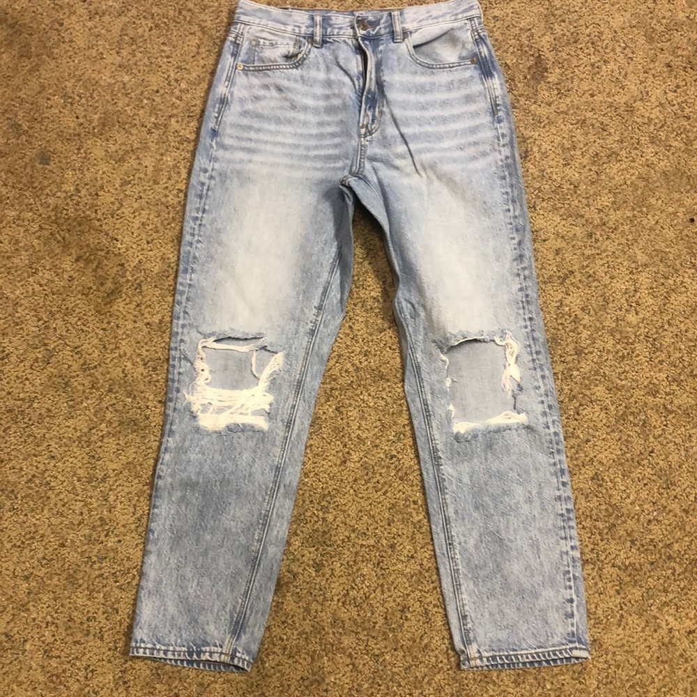 Light washed American eagle jeans